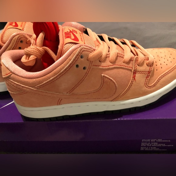 Nike SB Dunk Low - Pink Pig - Picture 12 of 12